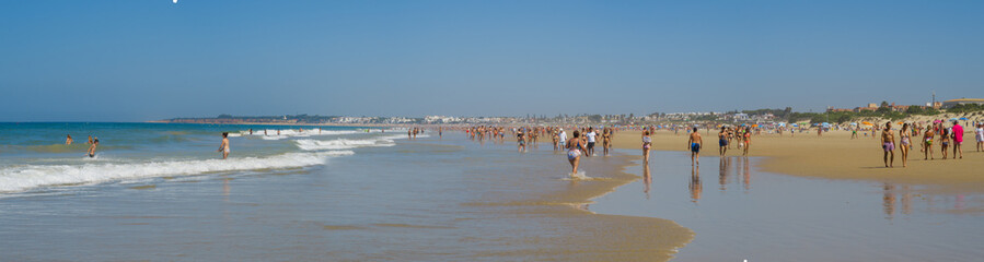 Fototapeta na wymiar Barrosa beach in Sancti Petri, Spain, at low tide