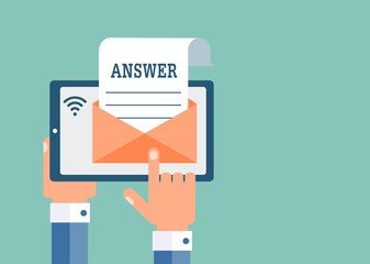 Человек отправляет, получает ответ по электронной почте.