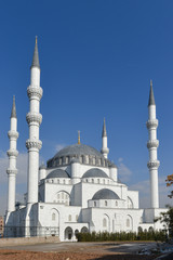 Fototapeta na wymiar Melike Hatun Mosque in a clear day - Ankara, Turkey 
