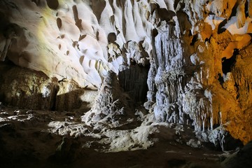 ティエンクン洞窟
