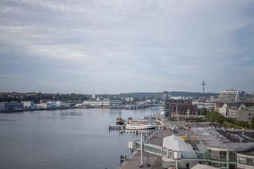 Fototapeta na wymiar Kieler Hafen und Panorama