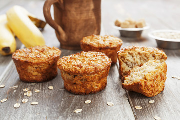 Oat muffins with banana