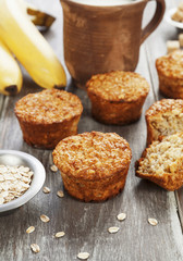 Oat muffins with banana