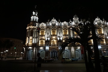 Fototapeta na wymiar Nachts in Havanna, Kuba