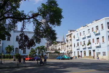Naklejka premium Na ulicach Hawany, Kuby, kolonialnego miasta