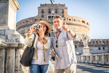 Obraz na płótnie Canvas Senior couple in Rome