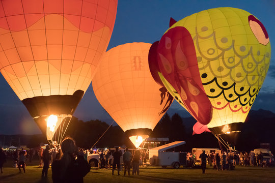 hot air balloon night