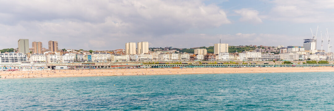 Skyline of  Birghton, East Sussex, Engeland, UK during a sunny summer day.