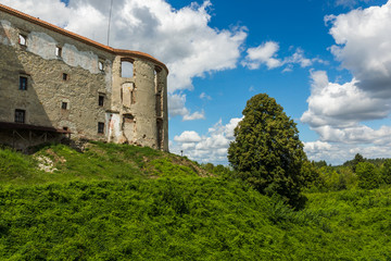 Fototapeta na wymiar Renaissance castle in Janowiec near Kazimierz Dolny, Lubelskie, Poland