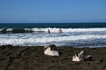 Estate - bagno al mare 