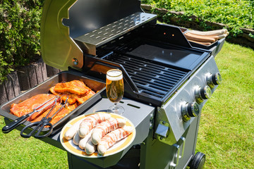 Start in die Grillsaison - angrillen auf dem Gasgrill