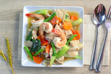 Seafood Stir-fried with rice-flour noodles in thick sauce