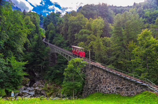 Reichenbachfall Bergbahn in den Alpen im Kanton Bern, Schweiz