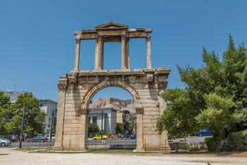 Fototapeta na wymiar Porte d'Hadrien à Athènes