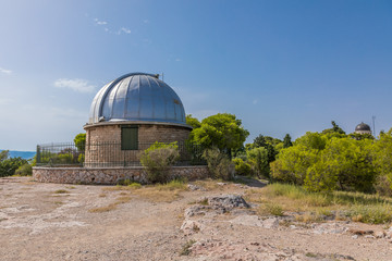 Obraz premium Ancien observatoire, colline des Nymphes à Athènes