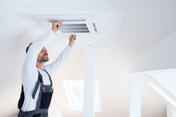 Installation einer Klimaanlage  - 217497148