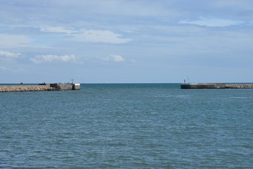 Mole in der Ostsee am Fährhafen Puttgarden auf der Insel Fehmarn