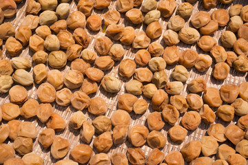 干している梅干し