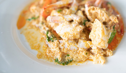 Stir Fried Crab With yellow Curry