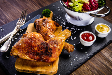 Roast chicken legs with and vegetables