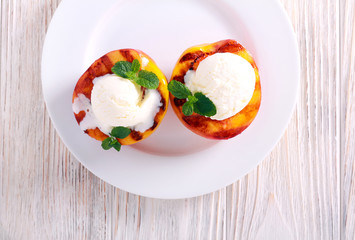 Grilled peaches with ice cream