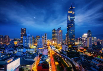 Photo sur Plexiglas Bangkok Vue nocturne de la ville de Bangkok depuis le centre d& 39 affaires de Silom