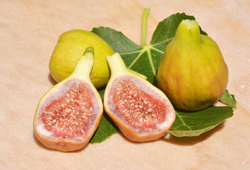 Figs with leaves