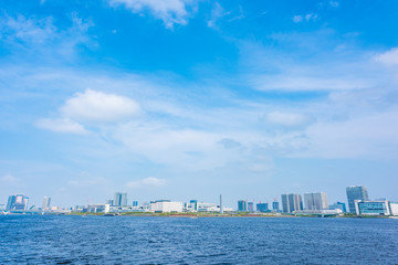 東京湾と高層マンション Tokyo Bay