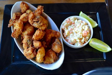 fried fish with tartar sauce