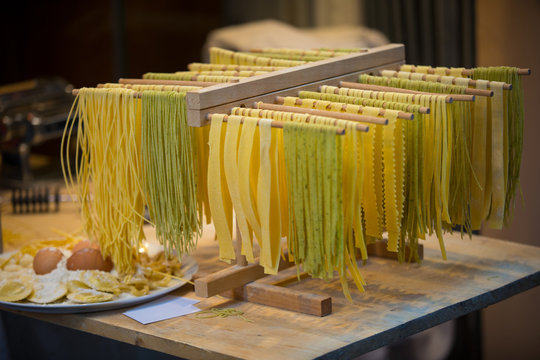 Drying pasta