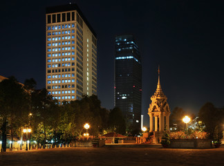 Fototapeta na wymiar Monument to Lady Penh (Yeay Penh) in Phnom Penh. Cambodia