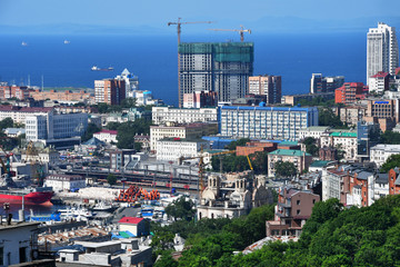 Obraz premium Russia. View of the summer Vladivostok 