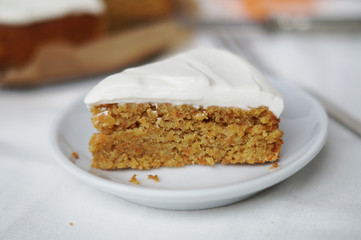 Kleines Karottenkuchen Stück