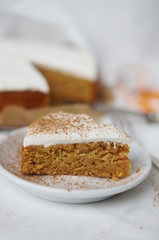 Kleines Karottenkuchen Stück