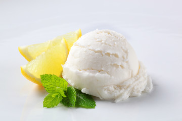 Lemon ice cream