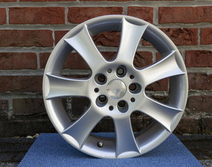 Second hand alloy wheels in store, Aluminium Alloy rims.