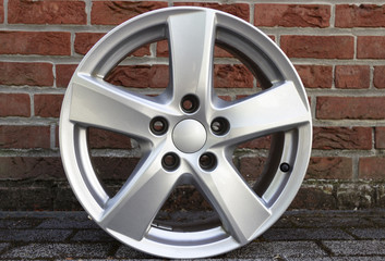 Second hand alloy wheels in store, Aluminium Alloy rims.