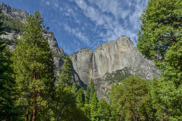 Obraz premium upper Yosemite Falls in autumn Yosemite National Park, California, USA