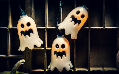 Obraz premium Vintage Halloween Ghost String Lights