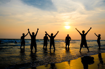 Fototapeta premium happy peoples enjoy summer vacation on the beach