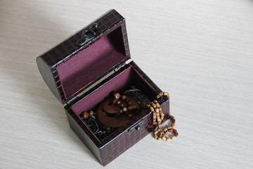 Chest for decorations