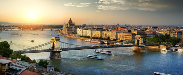 Obraz premium Zachód słońca w Budapeszcie