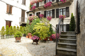 italian flowered courtyard