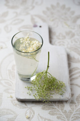 Holunderblütensirup