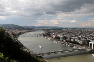 Fototapeta na wymiar Panoramic view of Budapest, from height of bird's flight, from the Watchtower, before a rain.