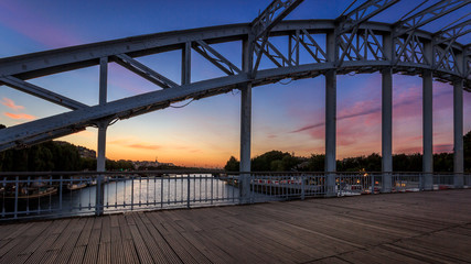 Passerelle Debilly à Paris, le matin