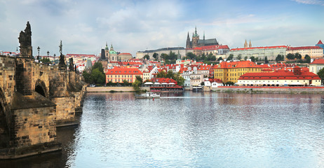 Obraz premium View of Prague castle across Vltava river in Prague, Czech Republic