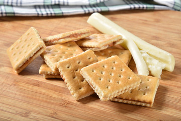 Cracker sandwiches with cheese