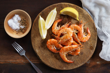  grilled  prawn with fresh lemon