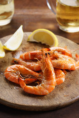  grilled  prawn with fresh lemon